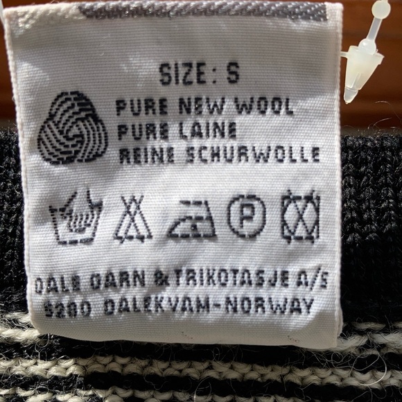 Dale Of Norway Sweater - Picture 2 of 12